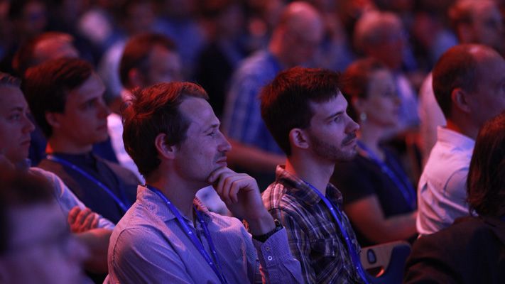 Crowd of MathWorks staff and attendees